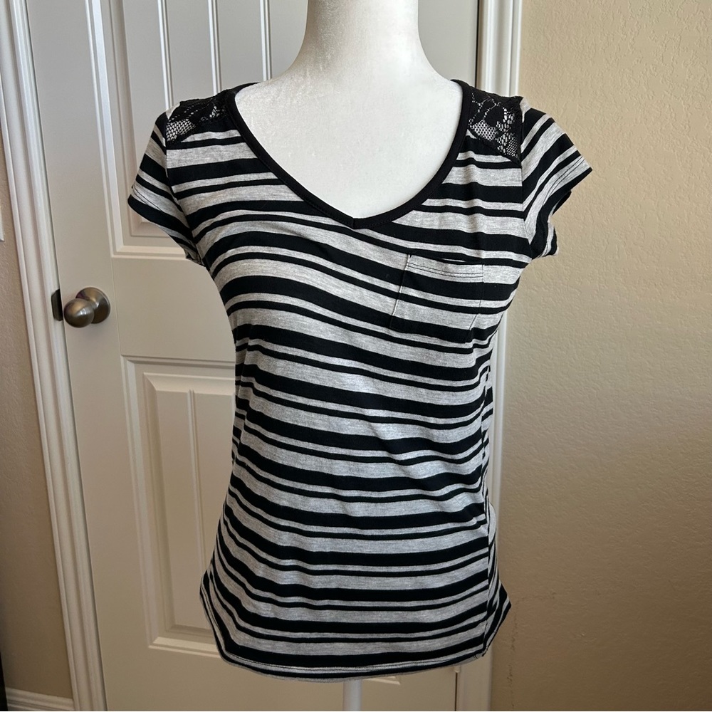 Vintage y2k Twilightcore v-neck top